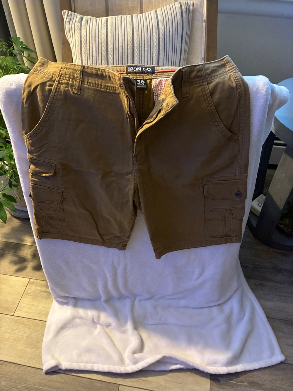 Iron Co Brown Men's Cargo Shorts - Casual Utility Style